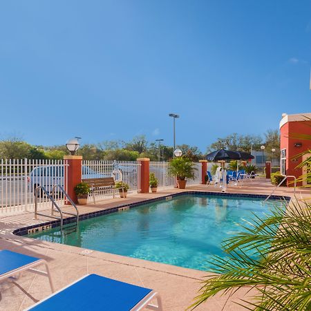 Holiday Inn Express Hotel & Suites Tampa-Fairgrounds-Casino By Ihg Mango Exterior photo