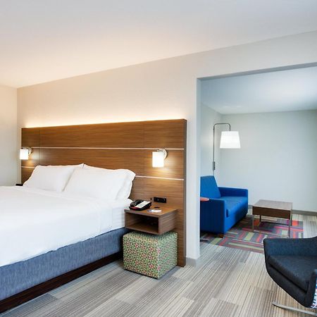 Holiday Inn Express Hotel & Suites Tampa-Fairgrounds-Casino By Ihg Mango Exterior photo