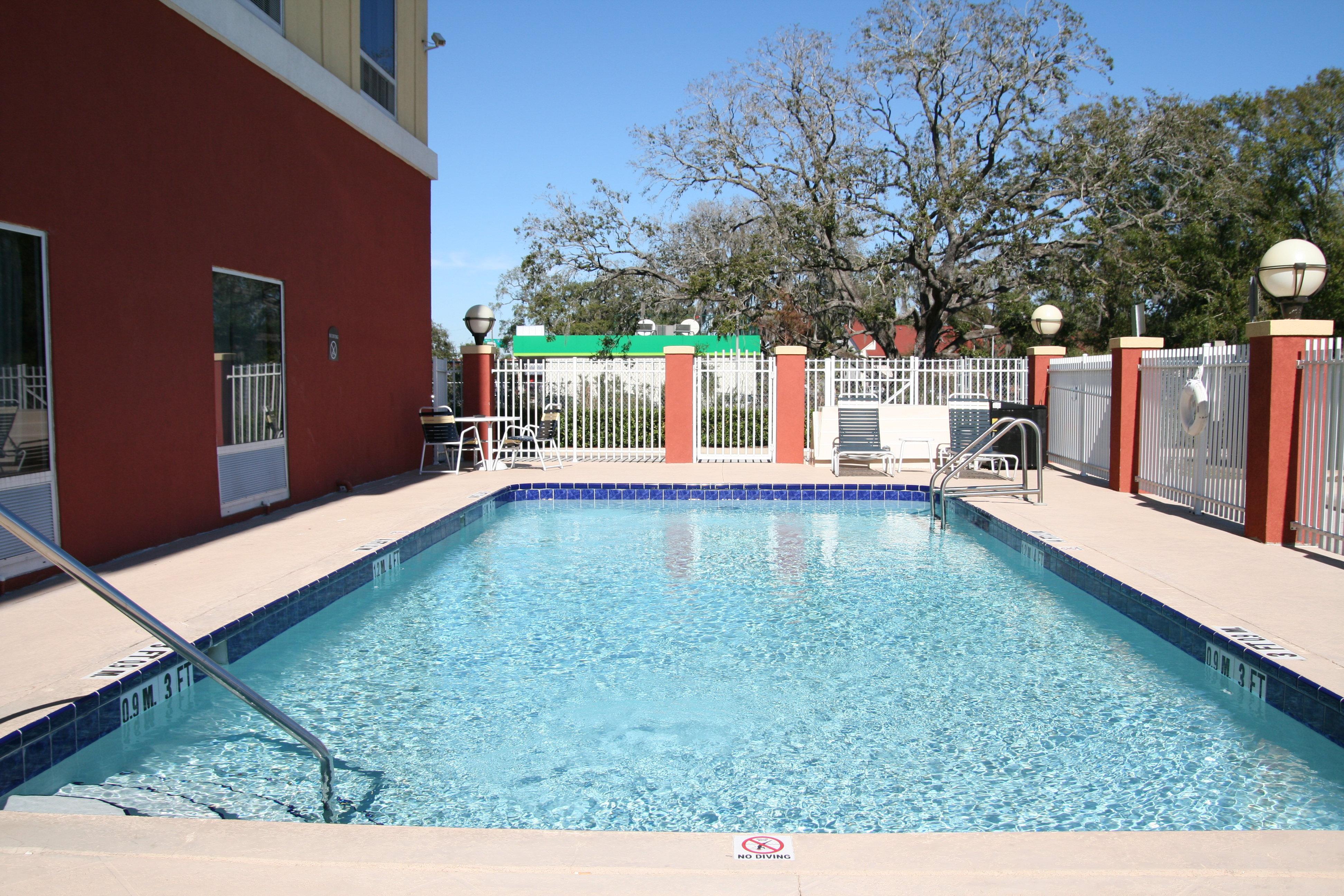Holiday Inn Express Hotel & Suites Tampa-Fairgrounds-Casino By Ihg Mango Exterior photo