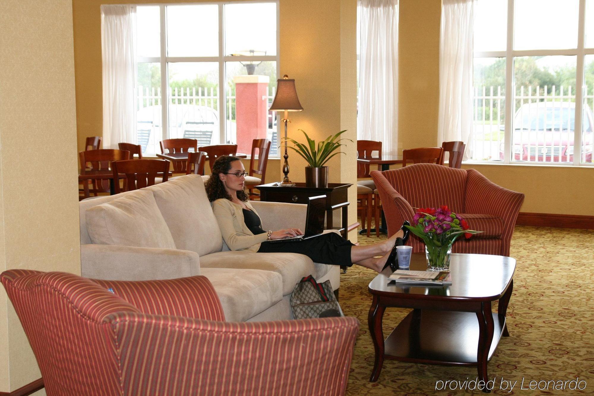 Holiday Inn Express Hotel & Suites Tampa-Fairgrounds-Casino By Ihg Mango Interior photo