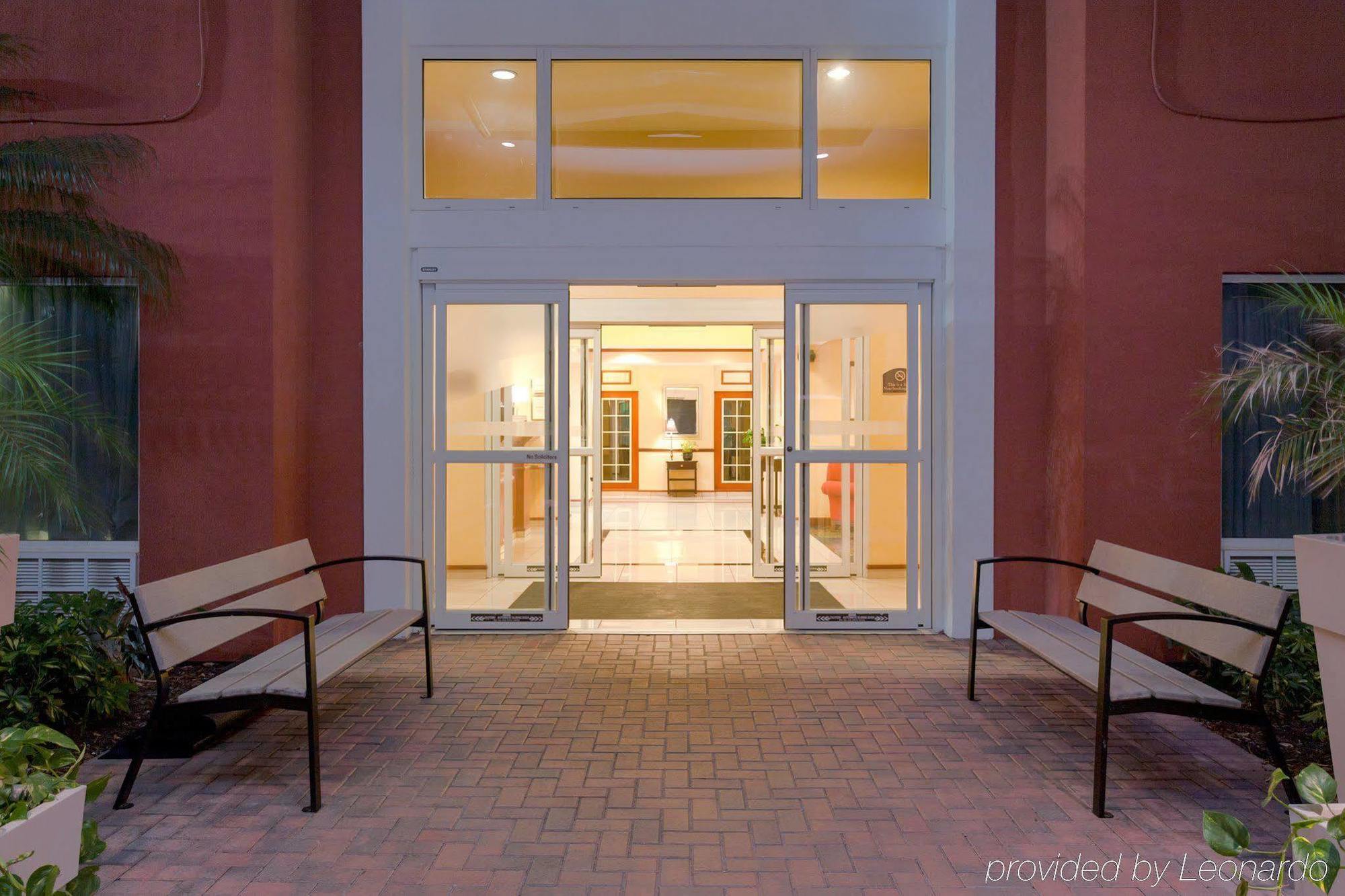 Holiday Inn Express Hotel & Suites Tampa-Fairgrounds-Casino By Ihg Mango Exterior photo