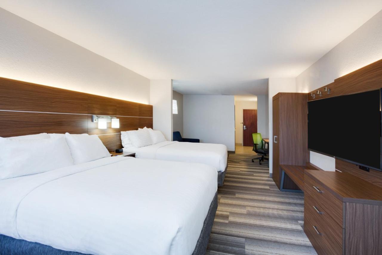 Holiday Inn Express Hotel & Suites Tampa-Fairgrounds-Casino By Ihg Mango Exterior photo